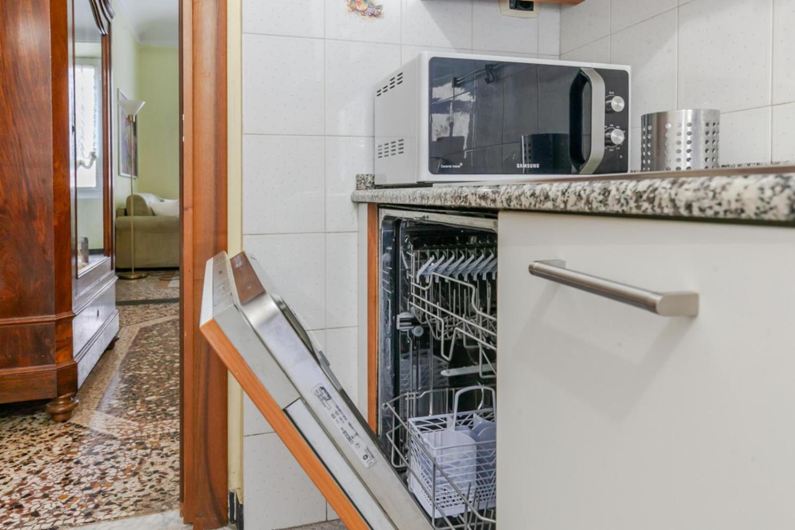 Ferienwohnung "Ca Niella" Art And Fun 9 Minutes From The Sea Savona Exterior foto